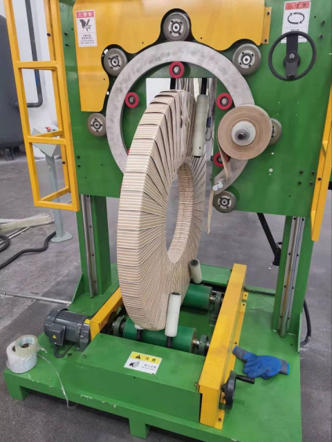 Fully automatic packaging equipment